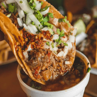 3 tacos y consomé
