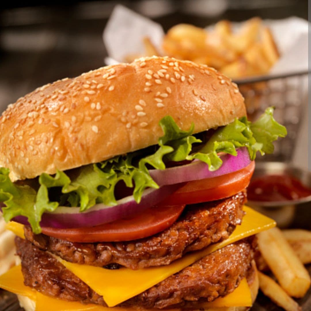 1 Hamburguesa Doble + Papas + Mr Tea