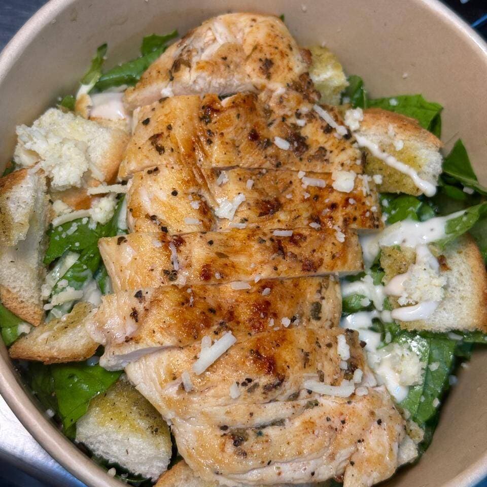 Ensalada césar + Bebida