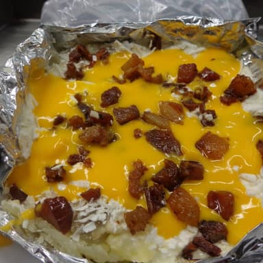 Papa Rellena de Queso y Tocino