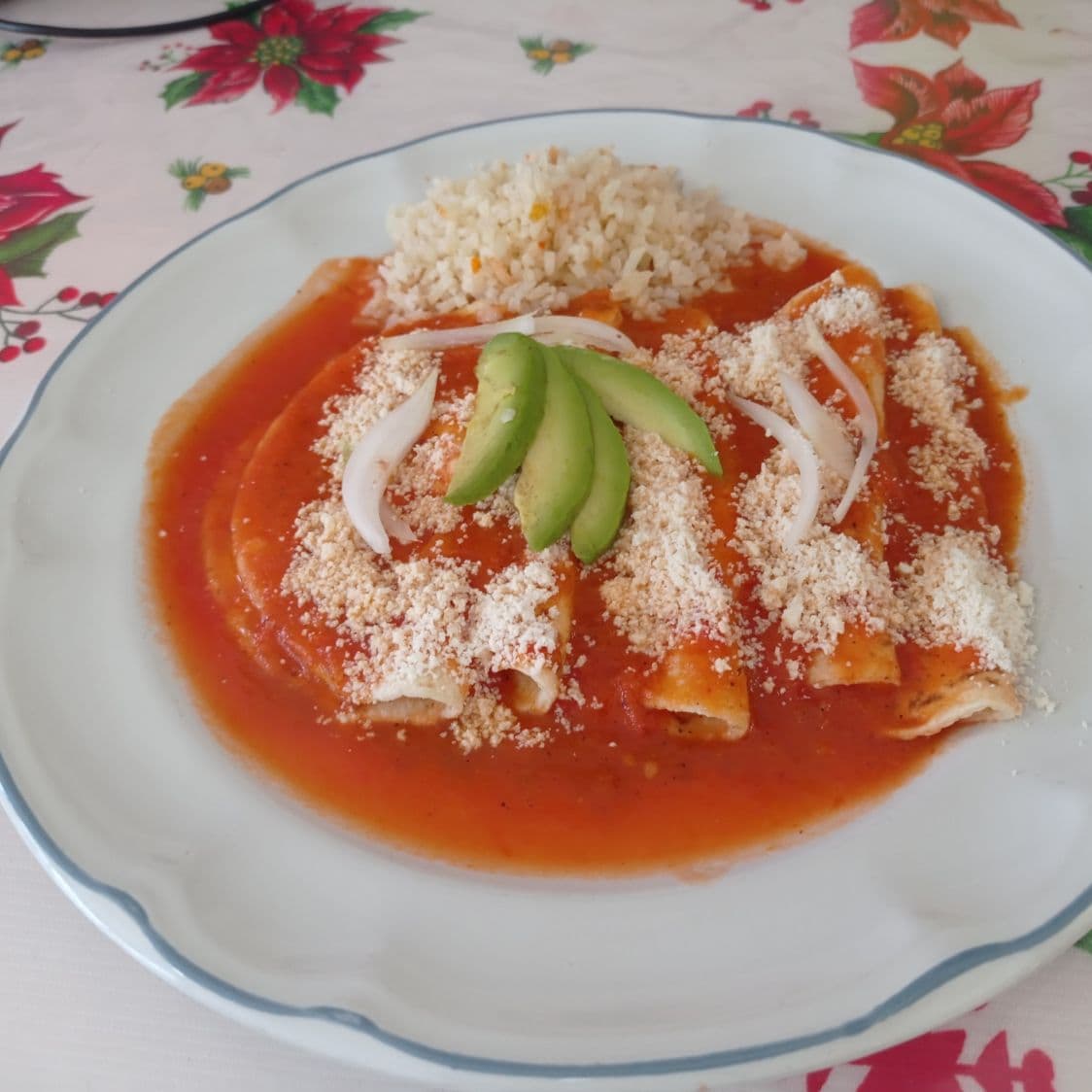 Entomatadas o Enfrijoladas con Pollo
