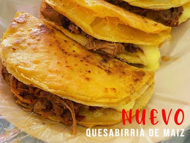 Orden de 6 Quesabirrias y 2 Consomes