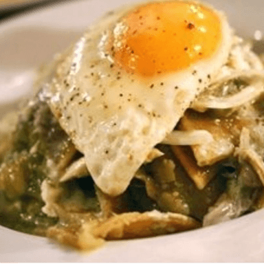Chilaquiles con Huevo