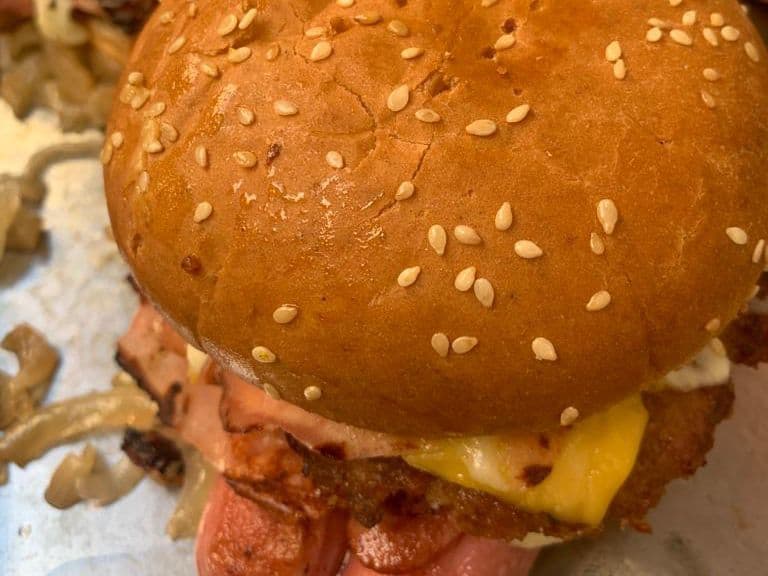 HAMBURGUESAS Y HOTDOGS LEO
