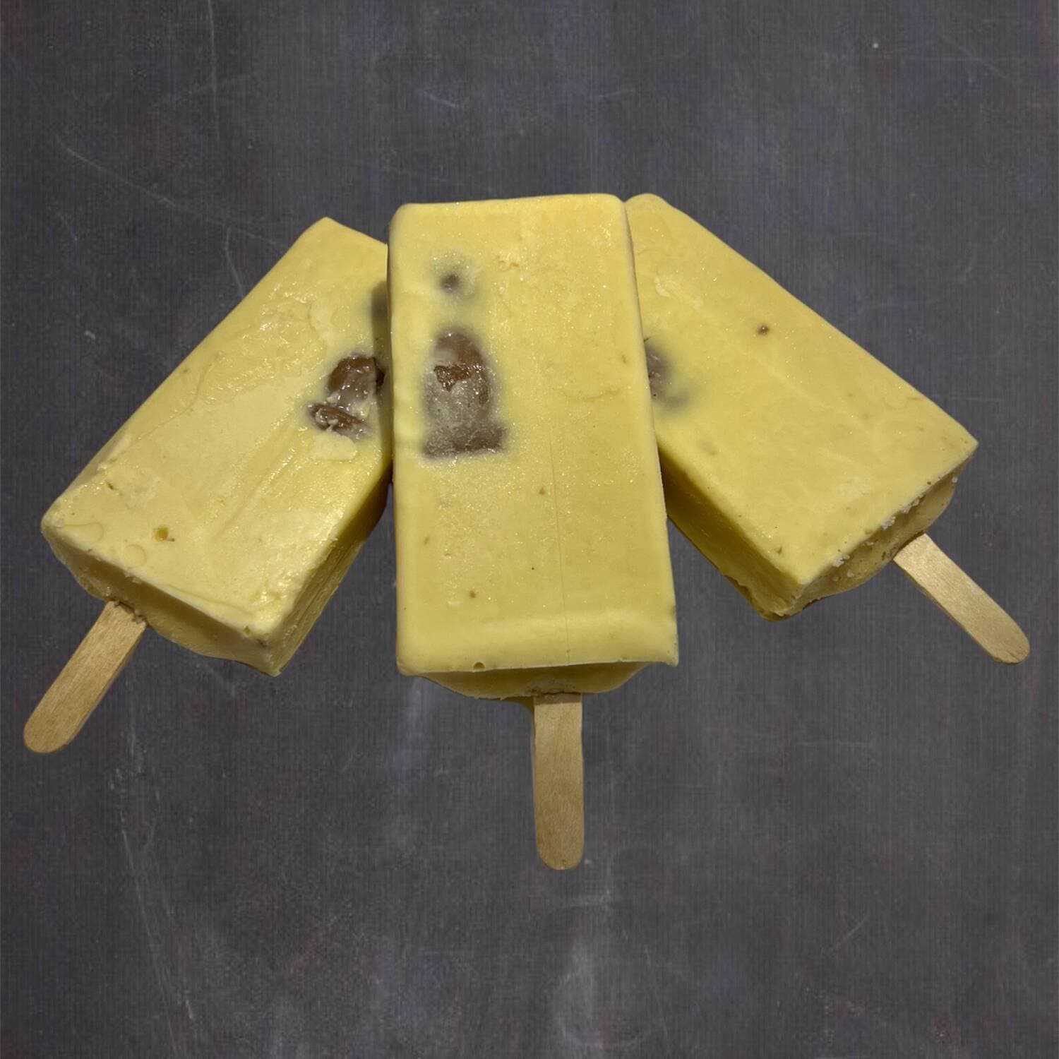 Paletas de rompope con Conejo de Turín