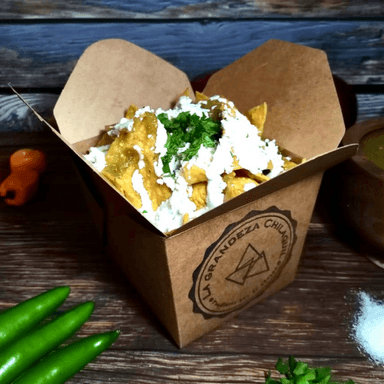 Chilaquiles con Pollo y Tocino.