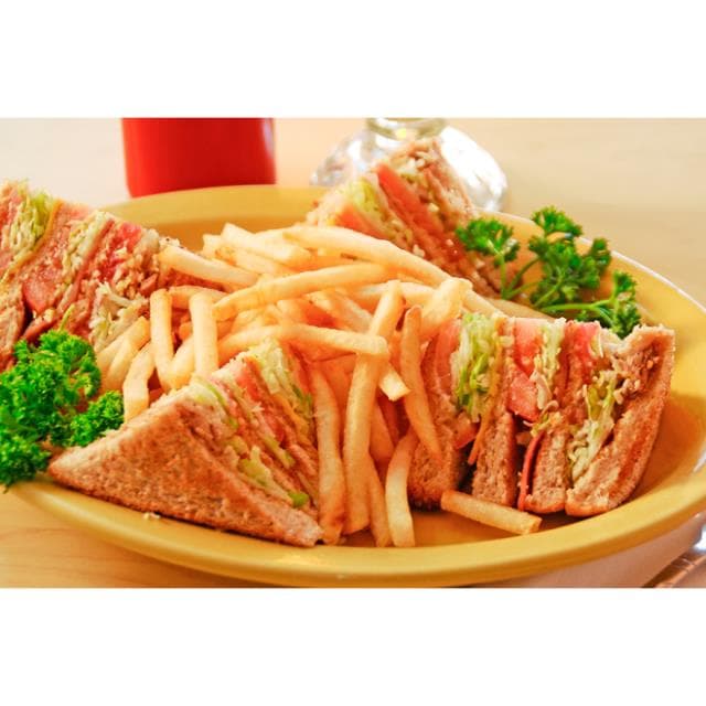 CLUB SANDWICH PECHUGA DE POLLO