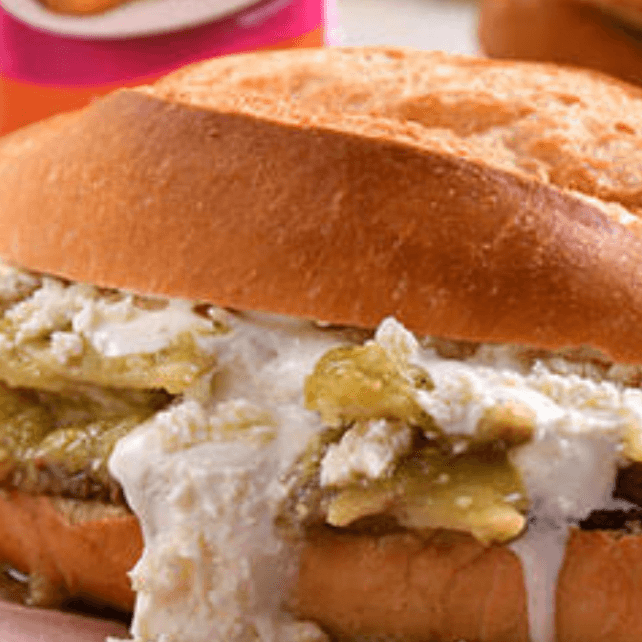 Combo de Torta Chilaquiles y Café