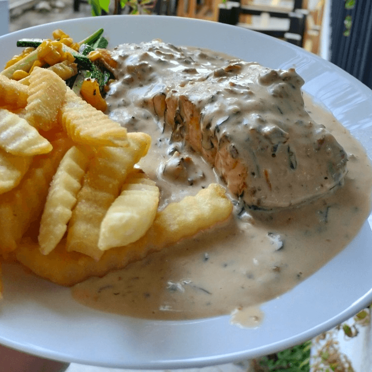 Salmón a la Toscana