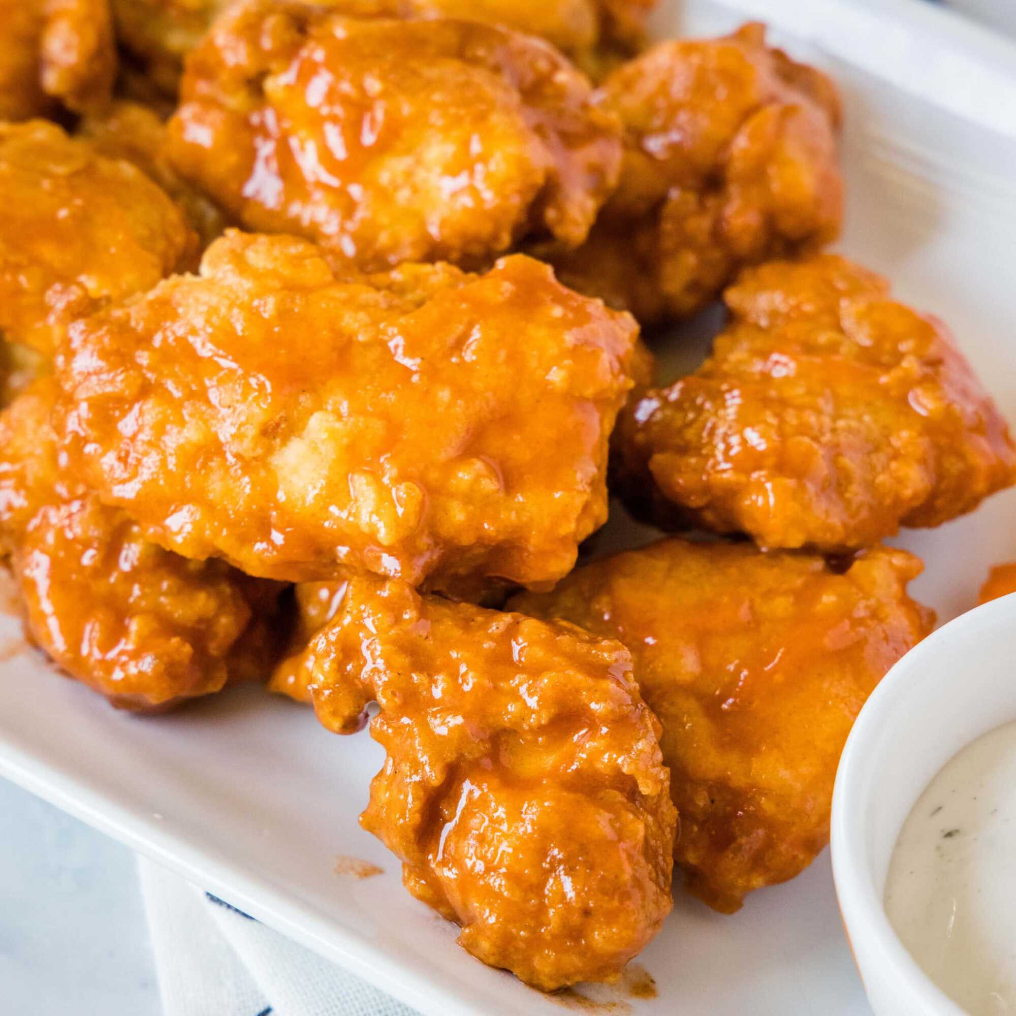 Bonelesss Mango Habanero a la Parmesano