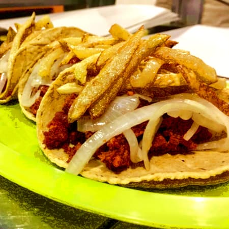 K TACO CHORIZO ARGENTINO CON PAPAS + POSTRE SORPR