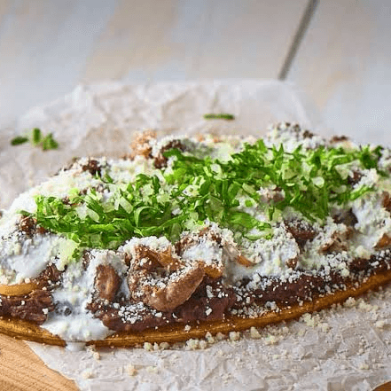 Huarache carne asada