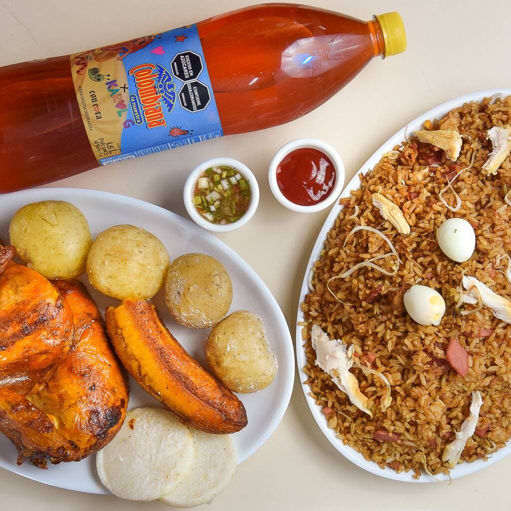 Arroz Chino 4 p + 1/2 de Pollo y Gaseosa 1L