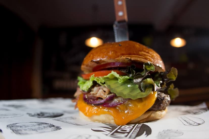 AL CARBÓN HAMBURGUESAS & PARILLA ALLENDE