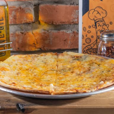 Pizza 4 Quesos