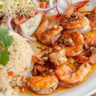 Camarones al Ajo
