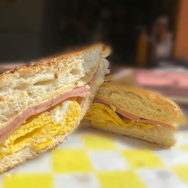 Panini de Huevo con Jamón