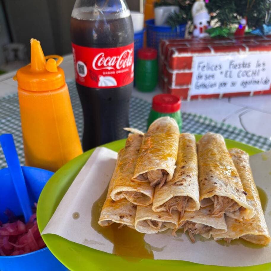 COMBO: 8 TACOS SENCILLOS + COCA COLA 600 MIL