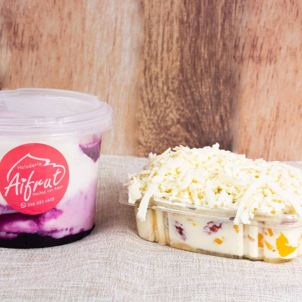Ensalada de Frutas con Tarro de Helado.