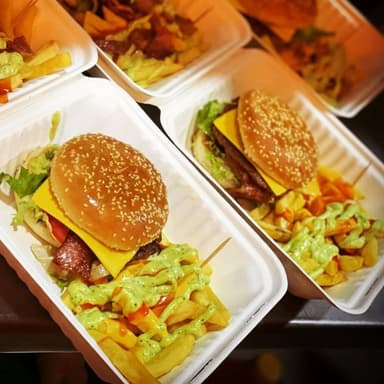 Combo 2 (1 Hamburguesa Especial + 1 Papas Fritas)