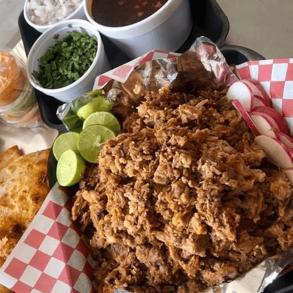 1/2 Kilo De Surtida más 1 L de Consomé