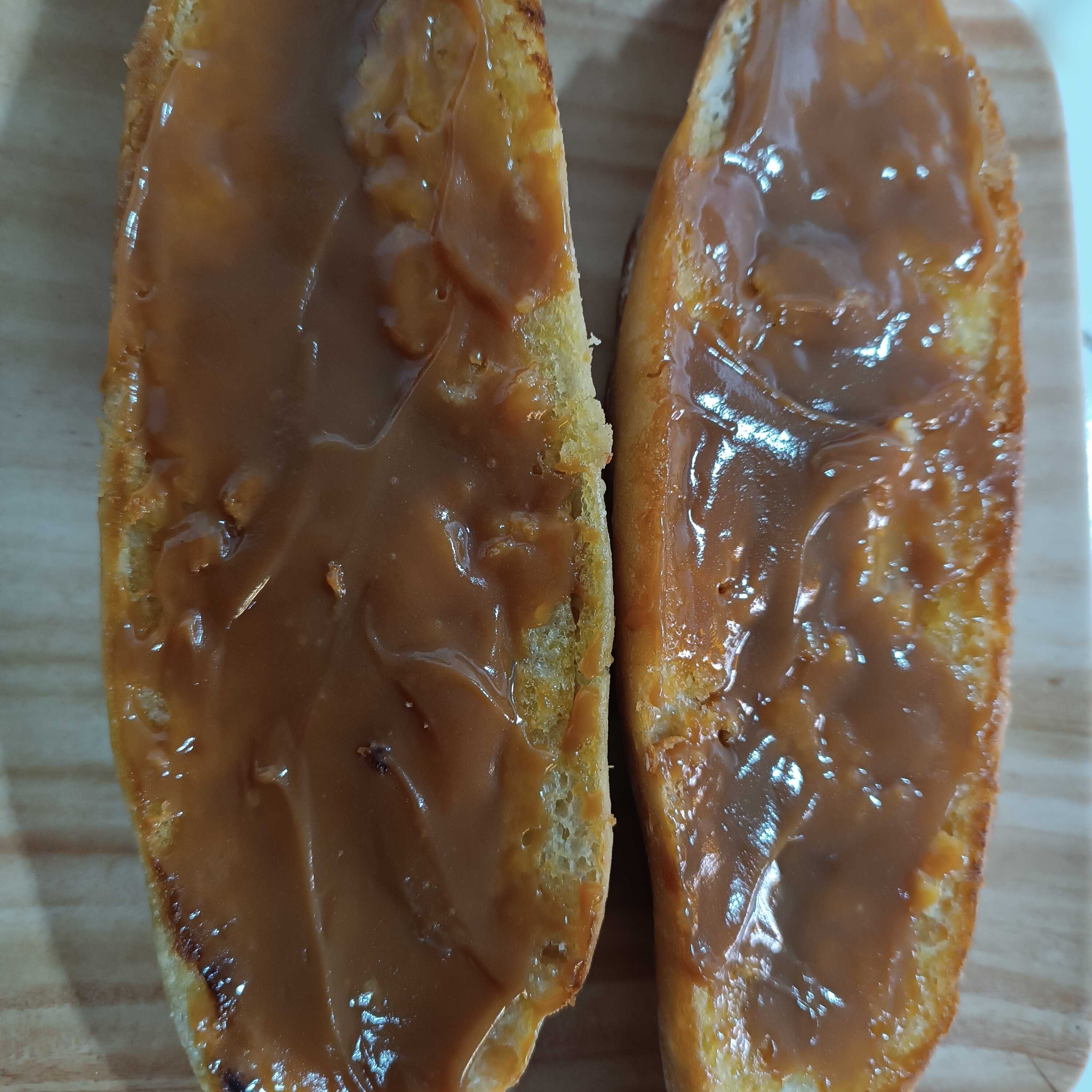 Molletes de cajeta