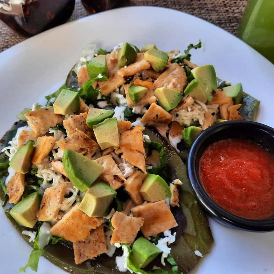 Huaraches de Nopal con Pechuga Asada