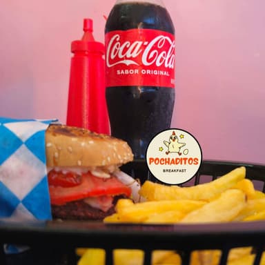 Hamburguesa Clasica con Papas mas Bebida