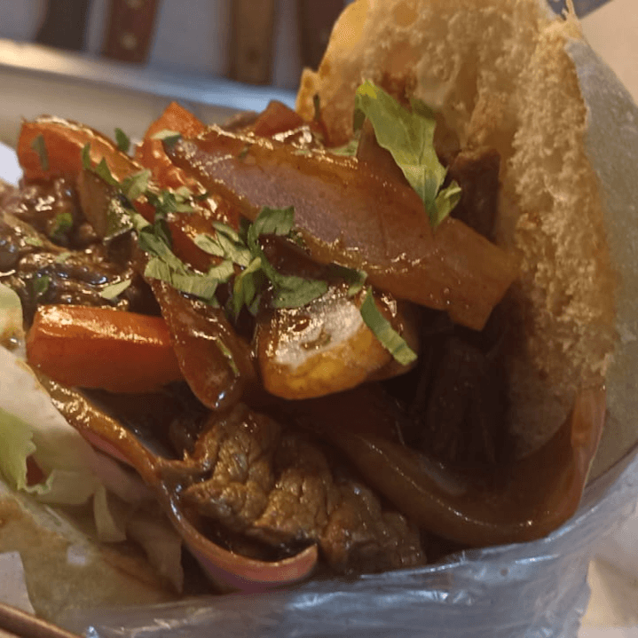 Sánguche D´Lomo Saltado