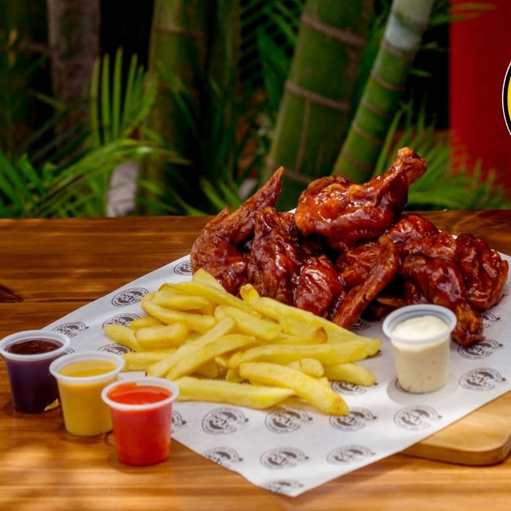 Combo 8 (20 Alitas BBQ + Papas + Refresco 1.5L)