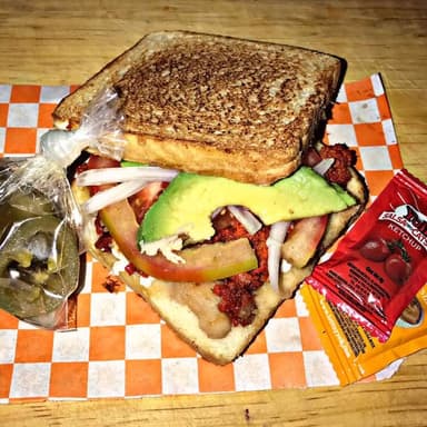 Sándwich de Chorizo y Queso
