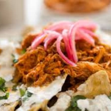 CHILAQUILES GRANDES DE COCHINITA PIBIL