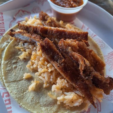 Taco Grande de Milanesa de Pollo con Arroz Copiar