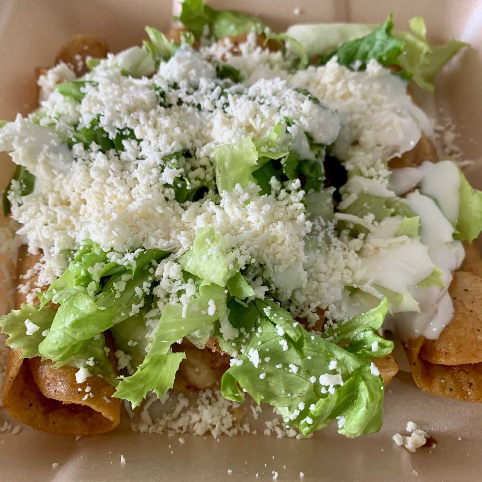 Tacos dorados de choriqueso