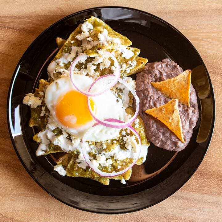 Chilaquiles Verdes con Huevo