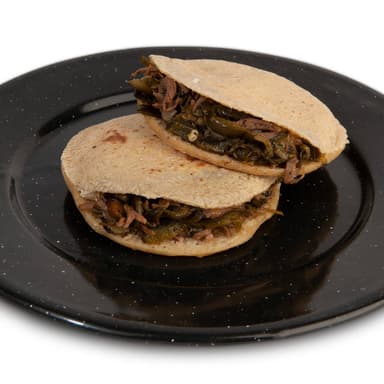 Rajas con Carne Deshebrada de Res