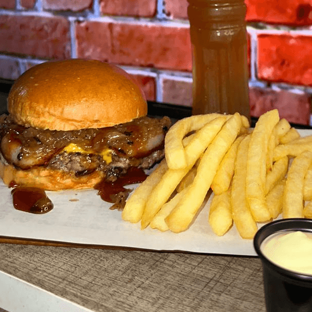 My Pineapple Burger+PAPAS