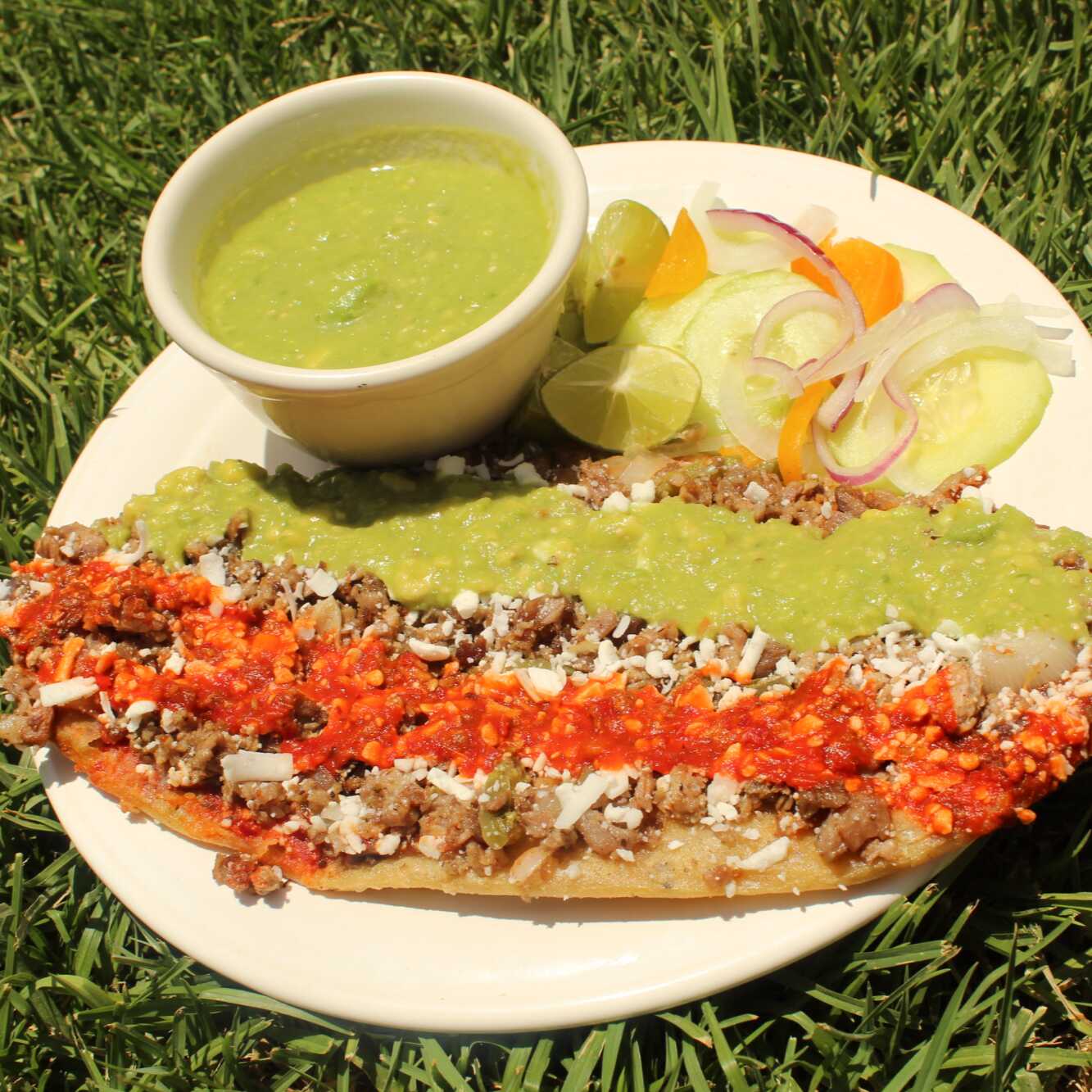 Huarache de Pechuga de Pollo