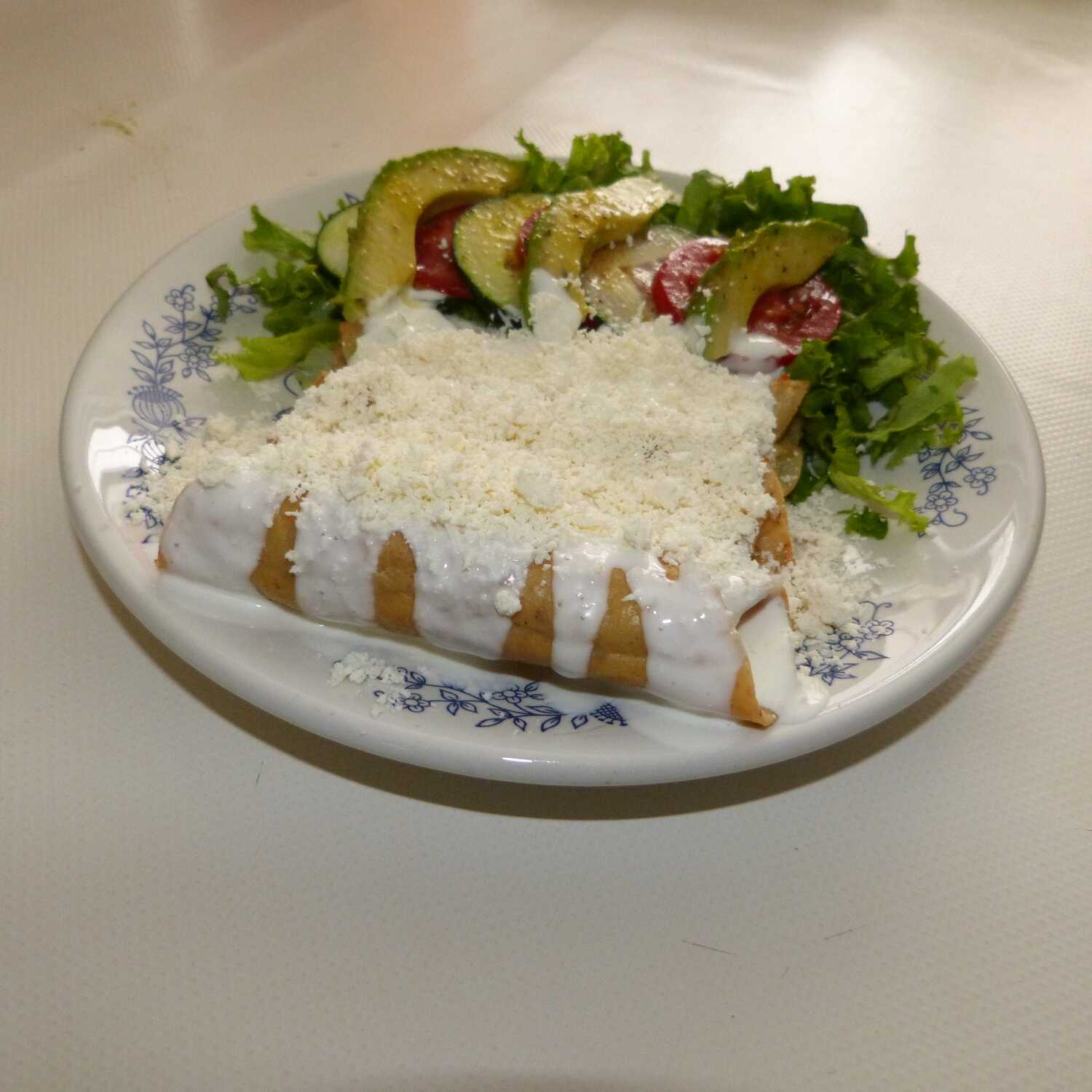 Tacos dorados de frijol, papa o pollo