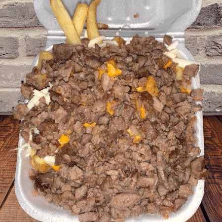 Papas Fritas con Carne Asada