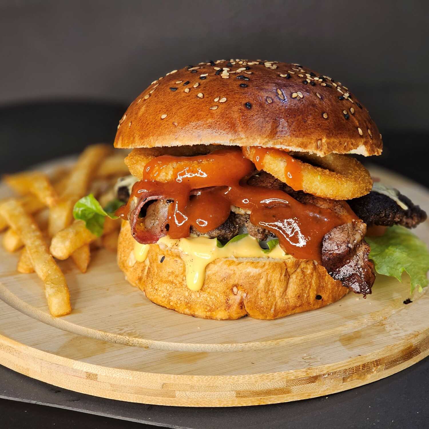 Hamburguesa BBQ con Papas