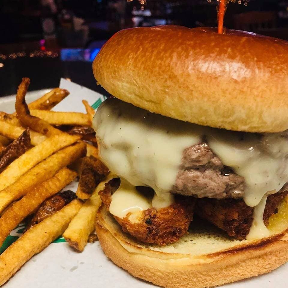chesse burger con queso blanco