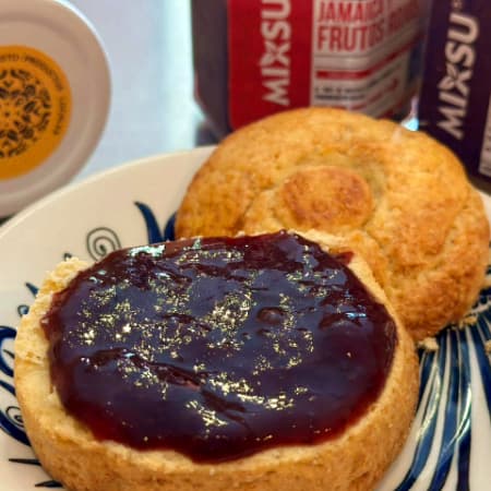 Bisquet Relleno de Mermelada