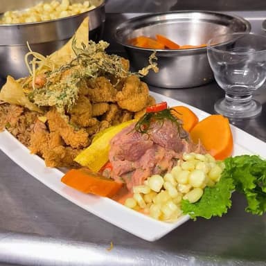 Ceviche de pescado c/n Chicharrón de Pescado