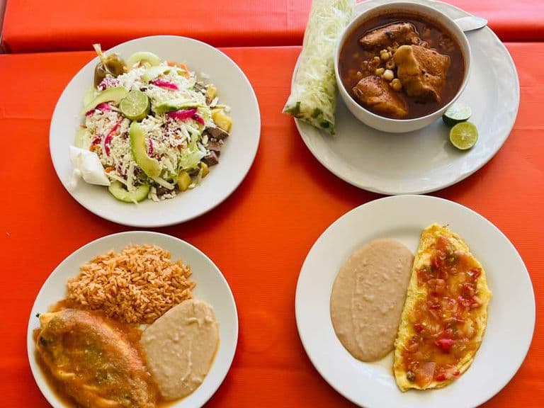DESAYUNOS Y COMIDAS 100% CASERA