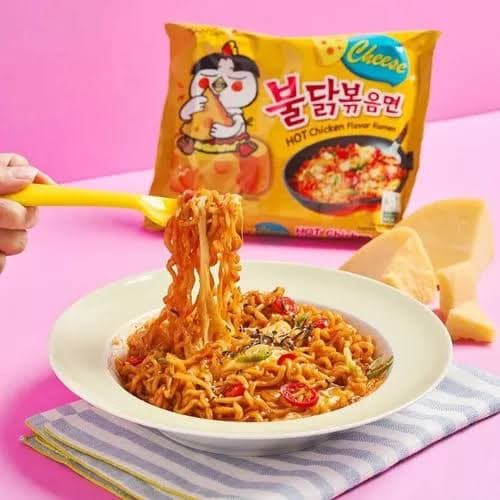 Ramen buldak queso picante preparado