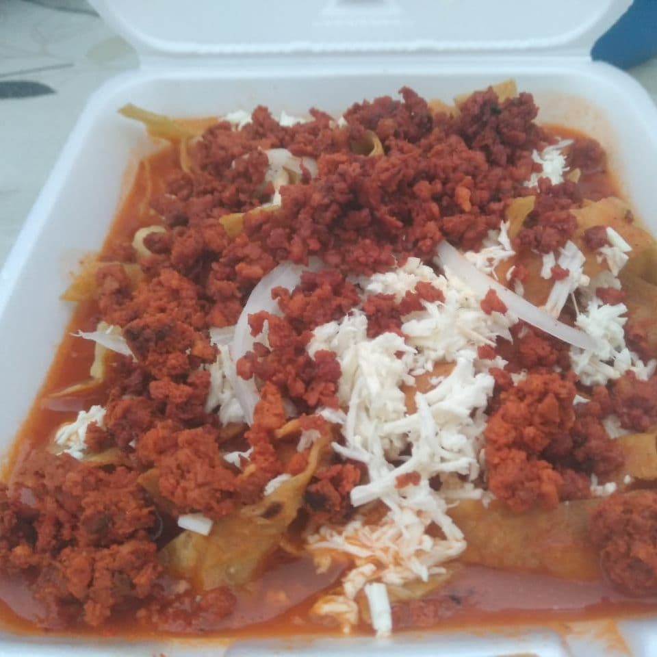 CHILAQUILES CON CARNE