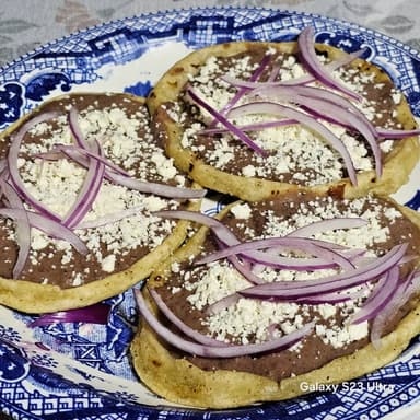 Picadas (orden 3) Frijol/ Queso