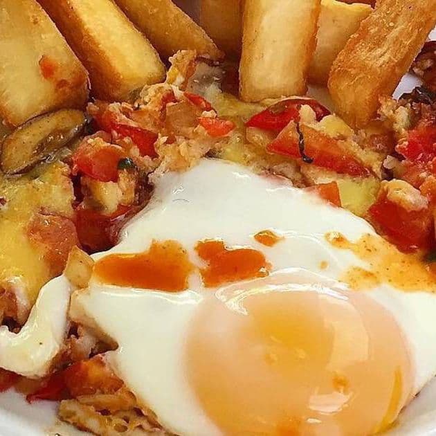 Yuca con Huevo Perico