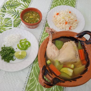 Consomé de Pollo
